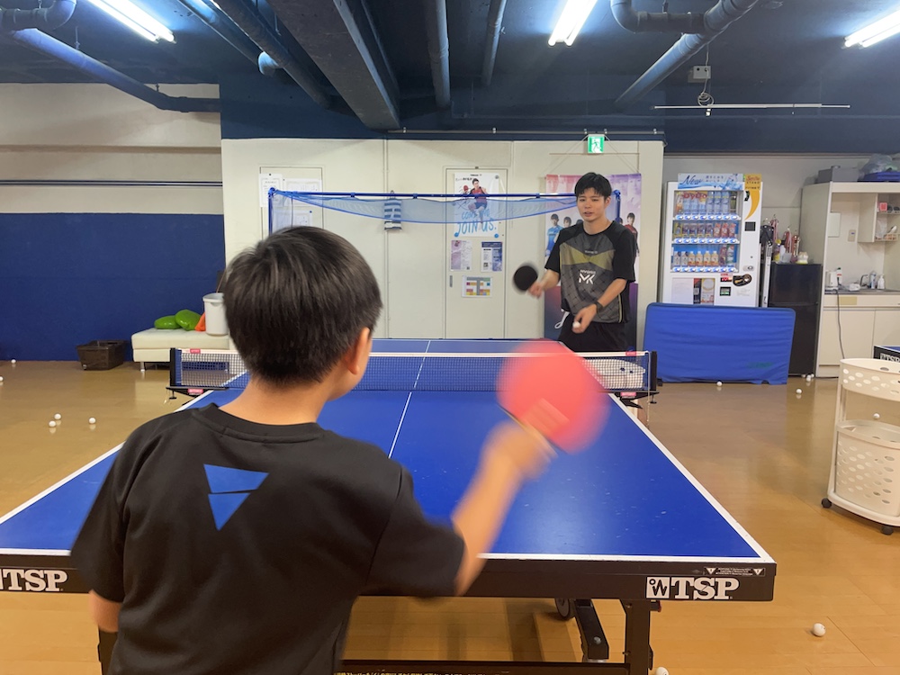 オレンジ卓球場のジュニア卓球教室風景1